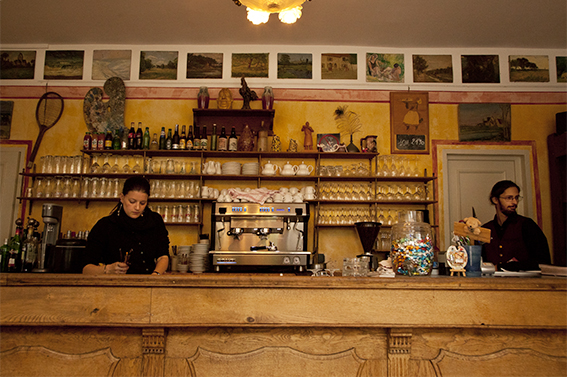 The bar in Hotel Baudy Giverny